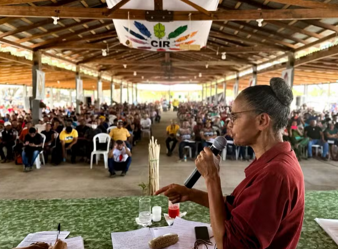 Ministra Marina Silva participa de assembleia com lideranças indígenas em Roraima